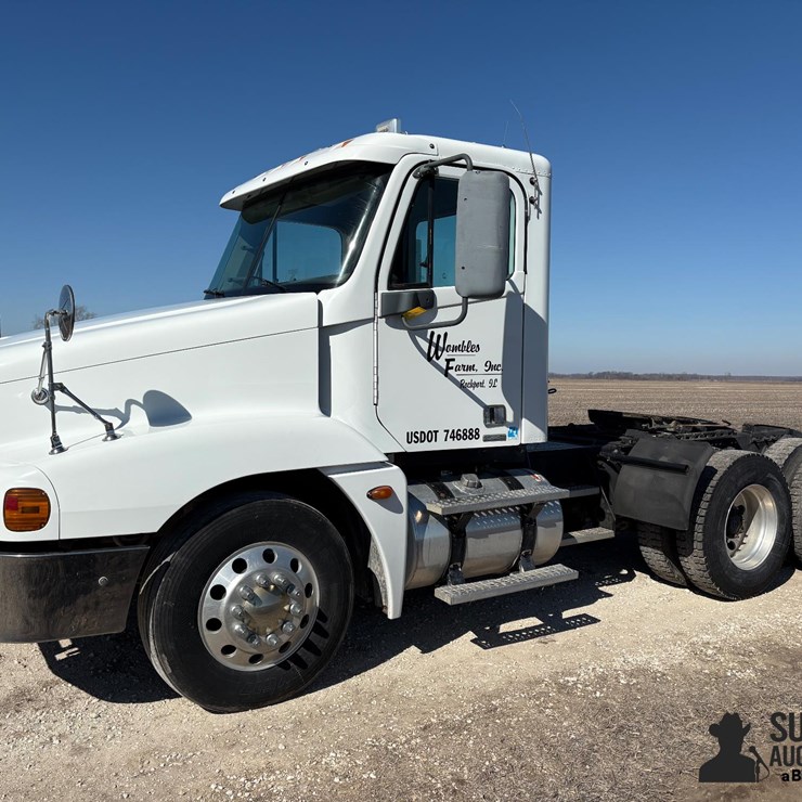 2004 Freightliner CST120 Century Classic S/T T/A Day Cab Truck Tractor