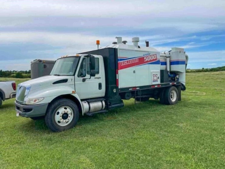 2014-international-durastar-4300-image-1