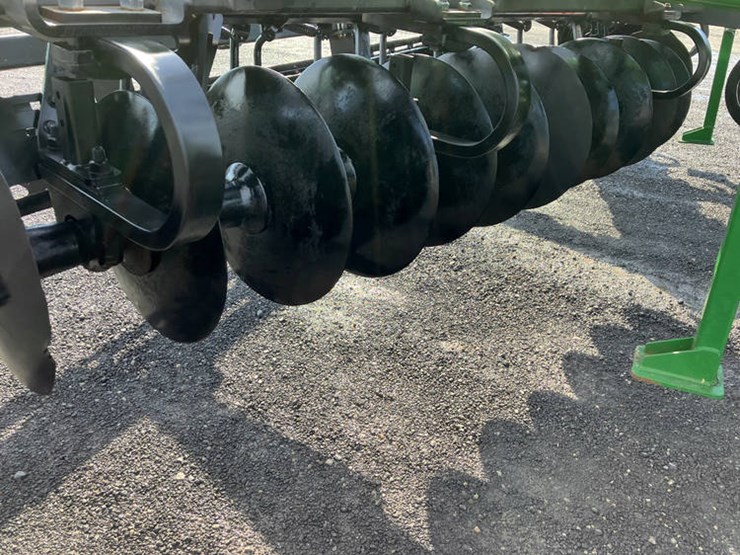 2014-john-deere-2720-image-9