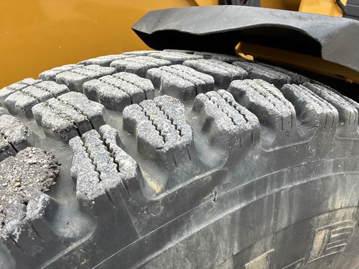 2021-caterpillar-926m-image-51