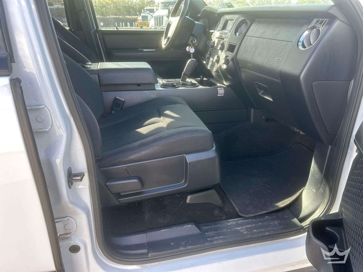 2017-ford-expedition-image-28