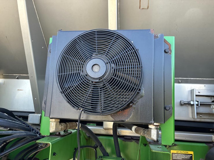 2022-john-deere-600r-image-23