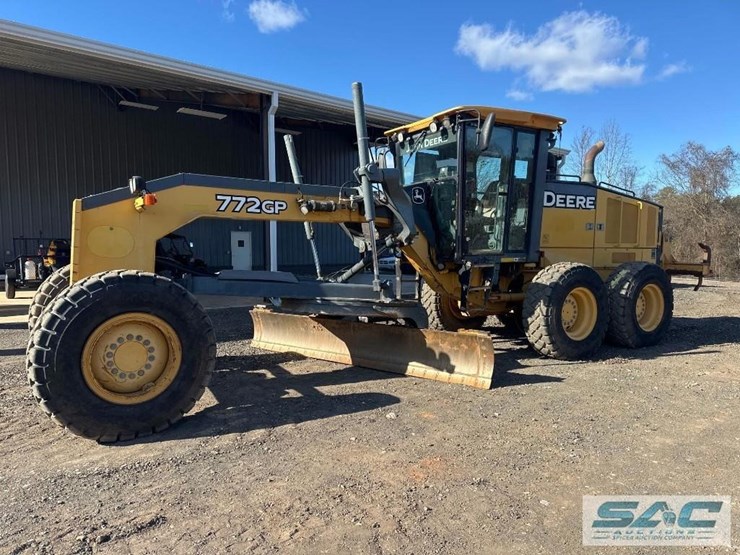 2011-deere-772g-image-6