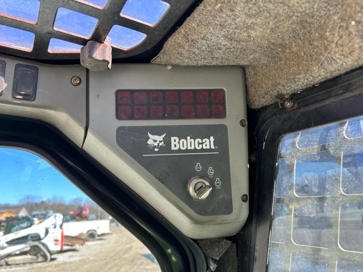 2005-bobcat-t190-image-21