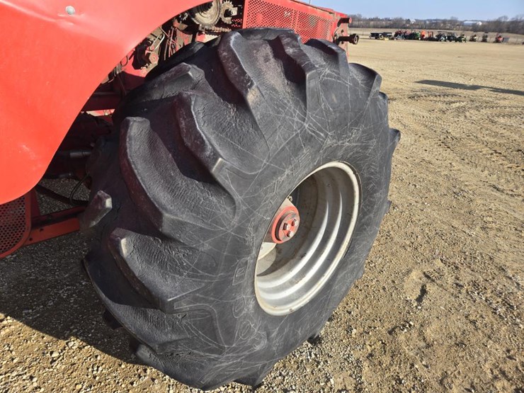 massey-ferguson-850-image-14