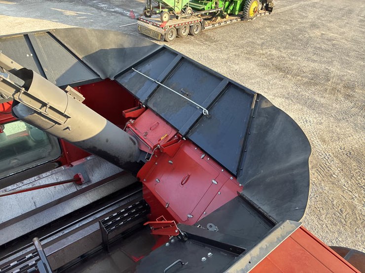 2010-case-ih-8120-image-96