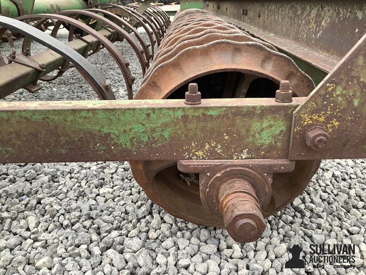 john-deere-16-image-18