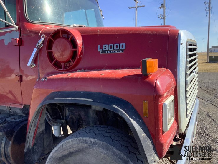 1989-ford-lt8000-image-9