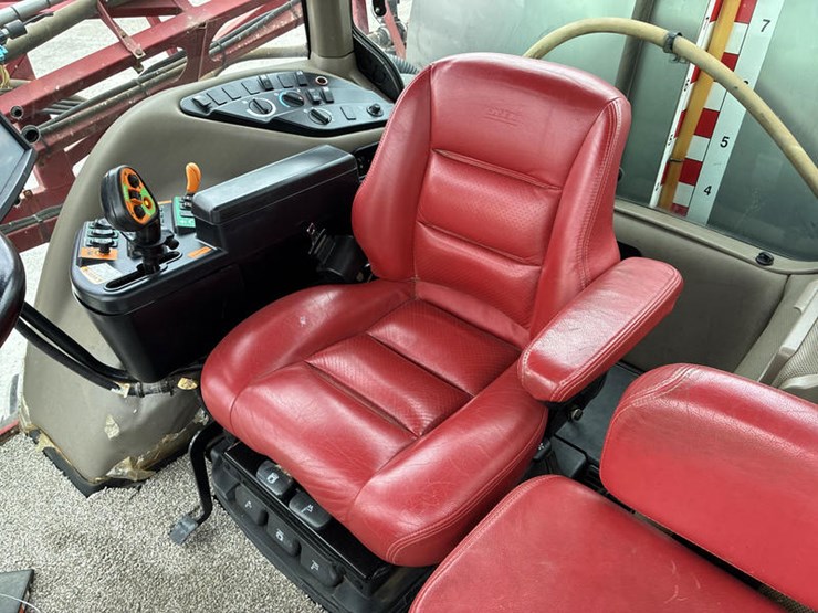 2015-case-ih-patriot-3340-image-68