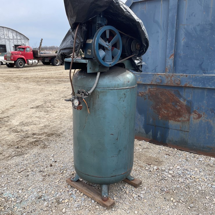 #4260 • Quincy Industrial Air Compressor