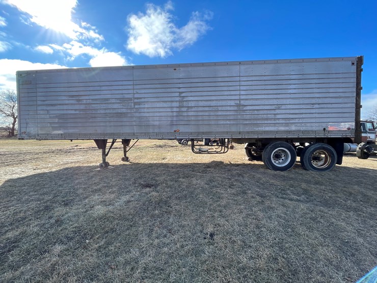 #4220-•-aeroliner-tandem-axle-storage-van-trailer-(no-title)-image-8