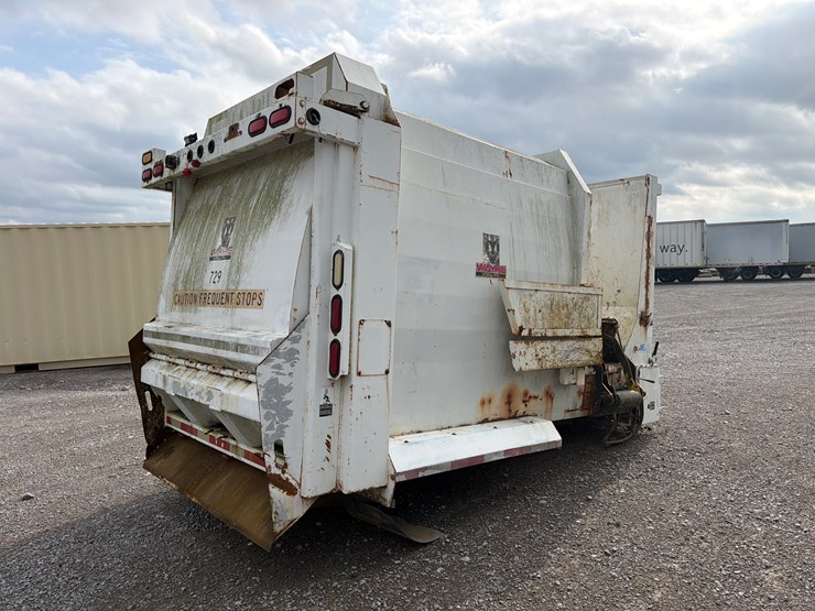 2008-caterpillar-10-image-3