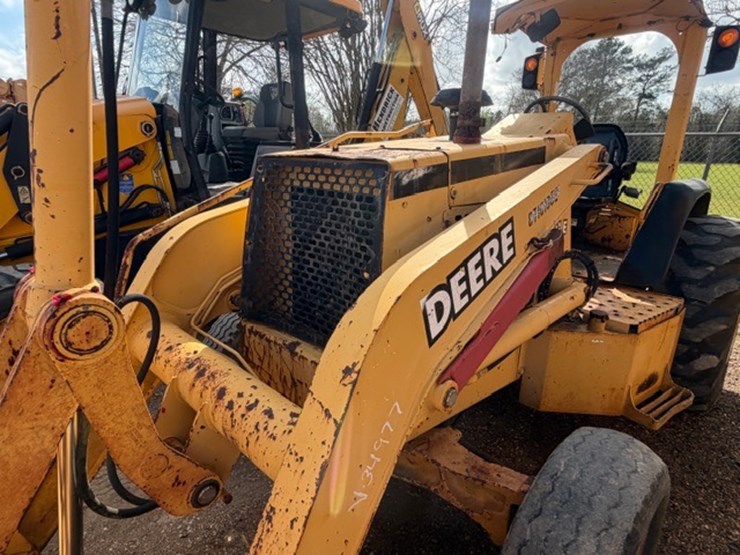 deere-210le-image-15