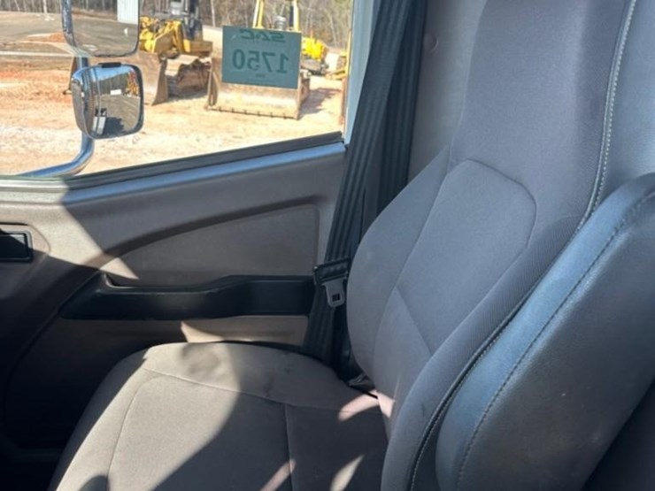 2017-international-hx620-image-45