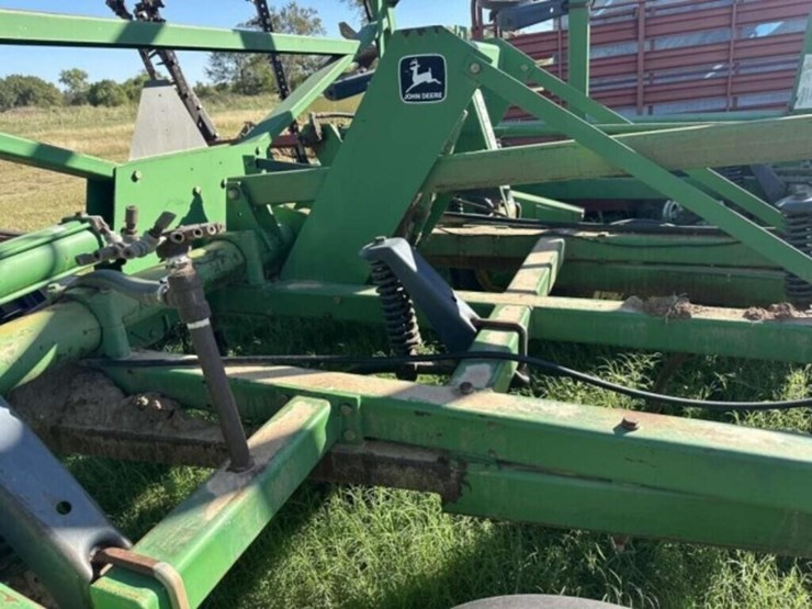 john-deere-680-image-16