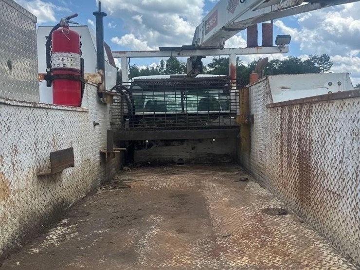 2005-ford-f650-image-17