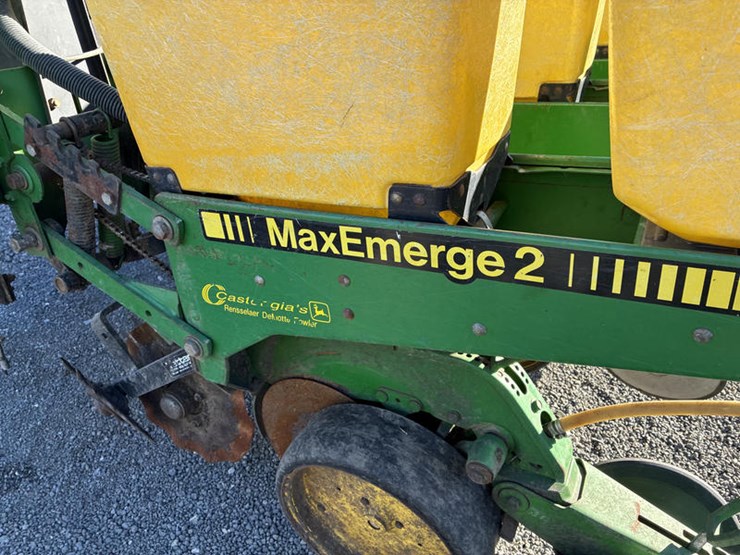 john-deere-7200-image-37