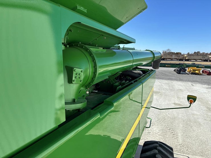 2012-john-deere-s670-image-92