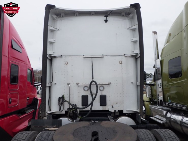 2023-kenworth-t680-image-17