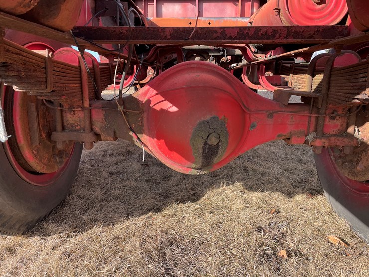 #4206-•-1951-mack-fire-truck-cab-and-chassis,-(no-title)-image-15