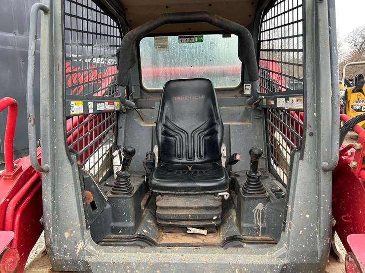 2019-takeuchi-tl10v2-image-48