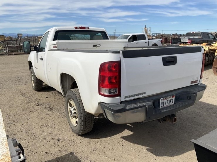 2013-gmc-2500-image-5