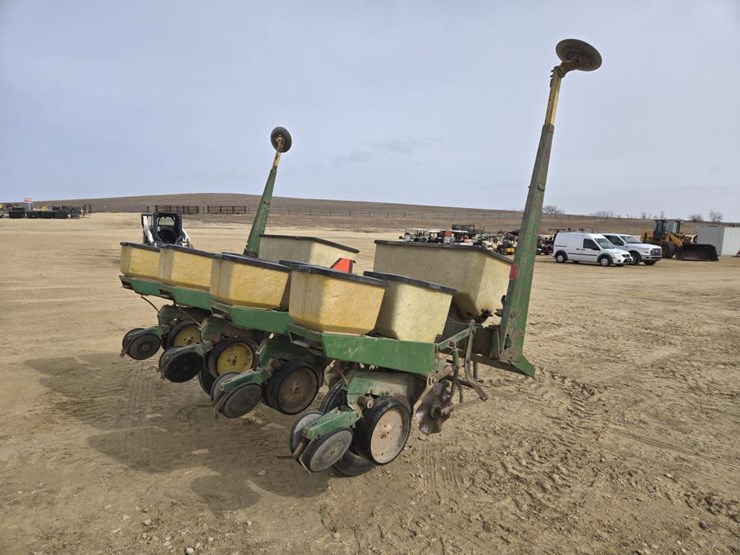 john-deere-7000-image-10