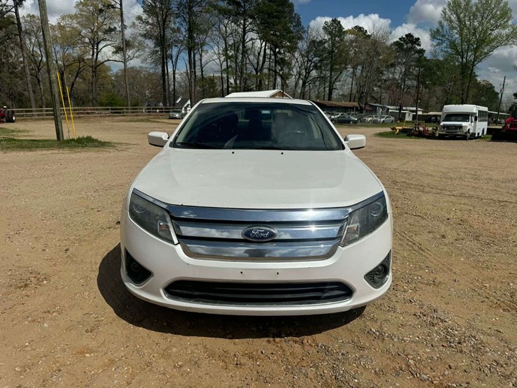 2012-ford-fusion-sel-fwd-4d-sedan-2.5-4cyl.-gasoline-(172,726-miles)-image-5