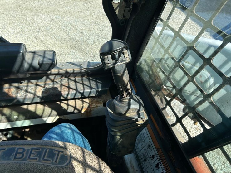 2005-bobcat-t190-image-19