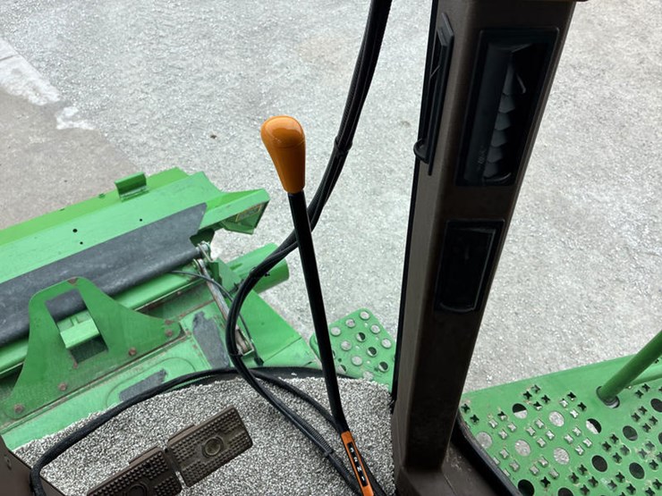 2004-john-deere-9660-sts-image-102