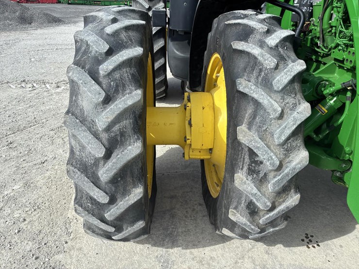 2013-john-deere-8335r-image-47