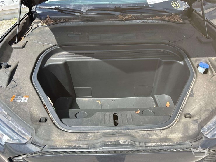 2021-ford-mustang-mach-e-image-7