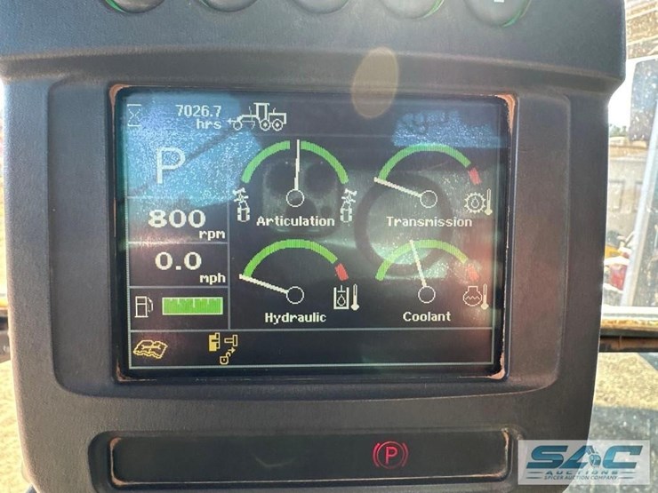 2011-deere-772g-image-30