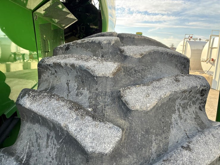 2009-john-deere-9570-sts-image-35