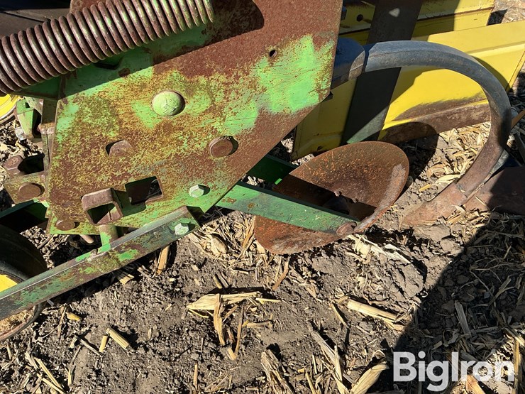 john-deere-885-image-11