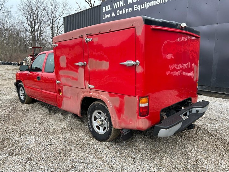 2004-chevrolet-1500-image-2