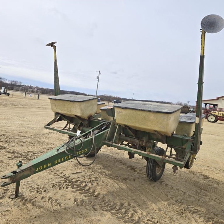 JOHN DEERE 7000