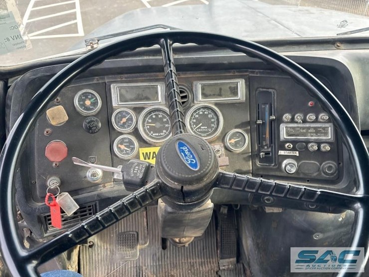 1994-ford-l9000-image-30