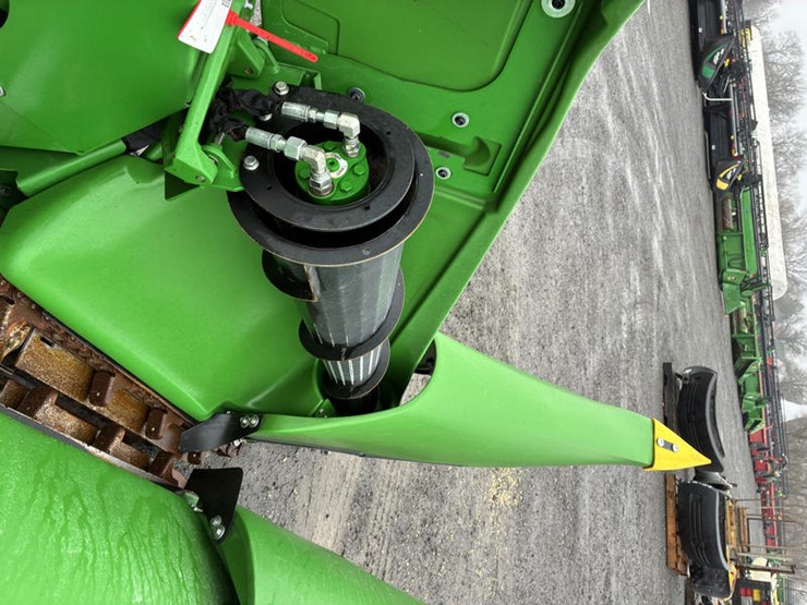 2024-john-deere-c12f-image-6