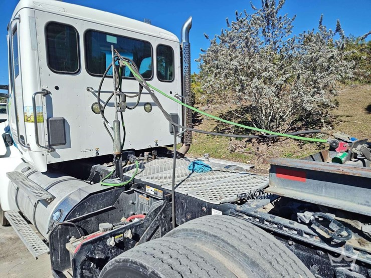 2019-kenworth-t880-image-3