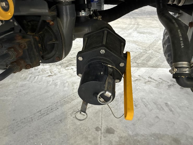 2015-ag-chem-rg1100-image-46