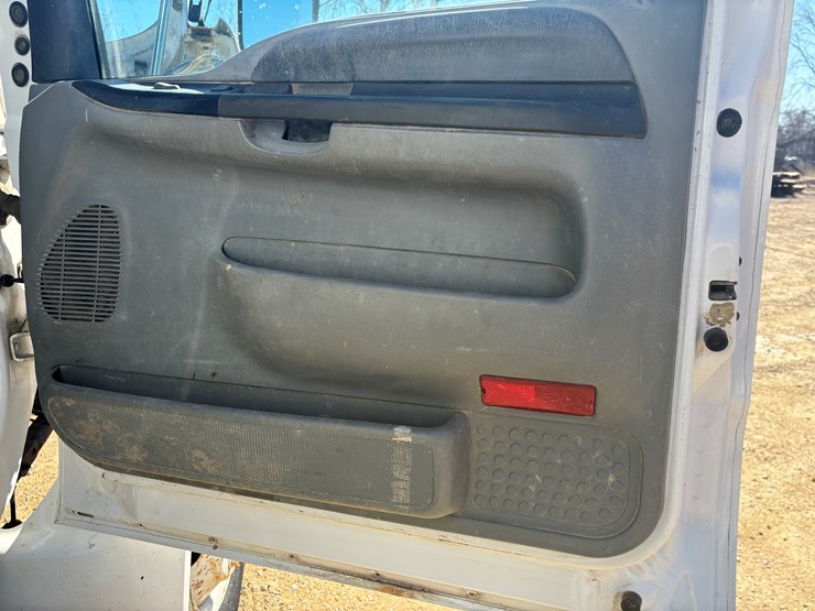 2003-ford-f650-image-24