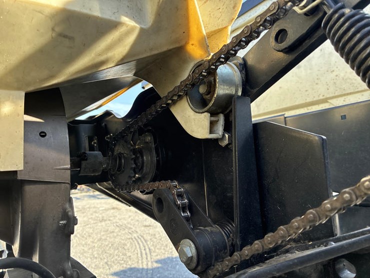 2010-kinze-3600-image-52