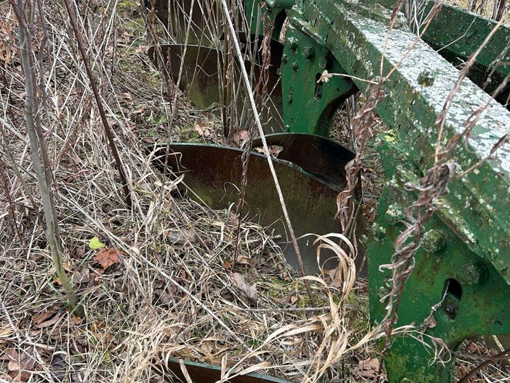 john-deere-4-bottom-plow-image-3