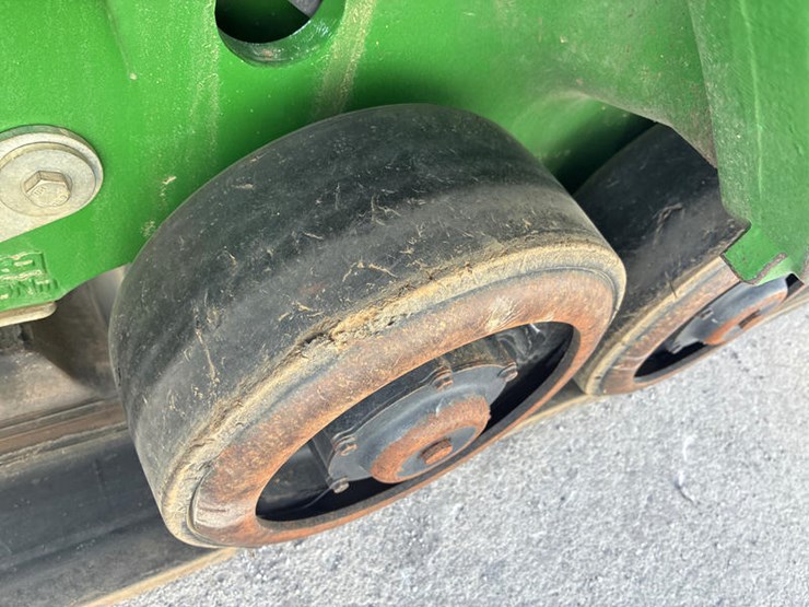 2021-john-deere-8rx-370-image-40