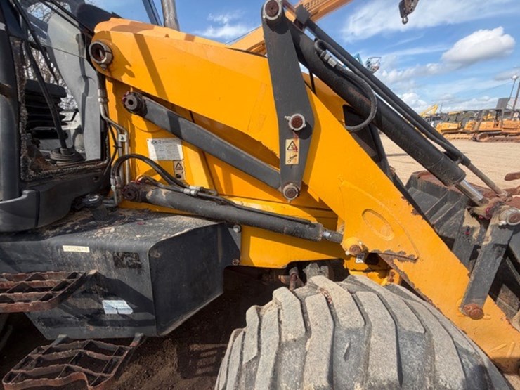 jcb-3cx-image-35