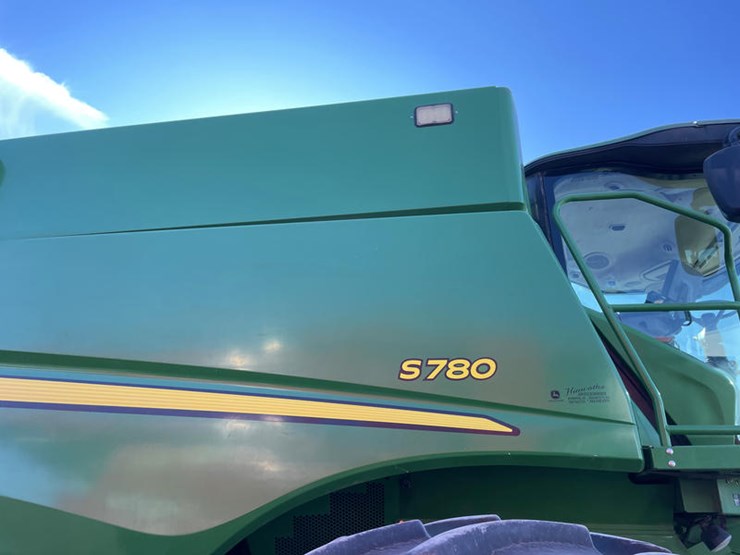 2018-john-deere-s780-image-10