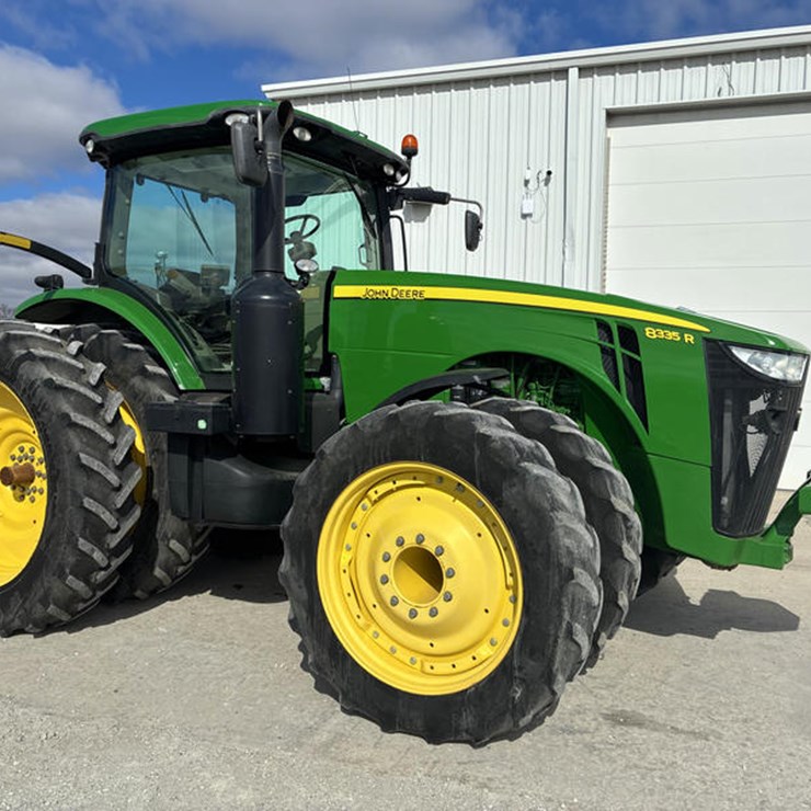 2013 JOHN DEERE 8335R