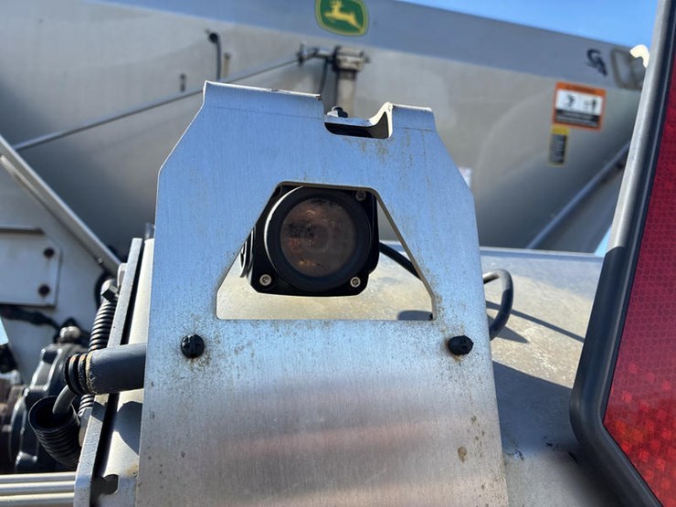 2022-john-deere-600r-image-26