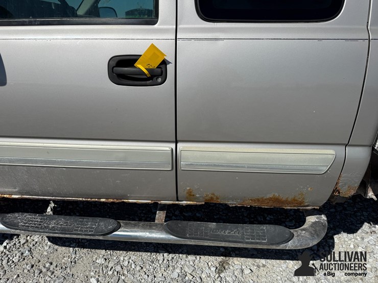 2004-chevrolet-2500hd-image-17